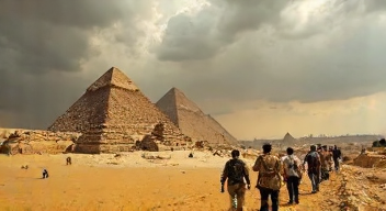 Ägypten im Spannungsfeld zwischen Krieg und Tourismus (1/10)